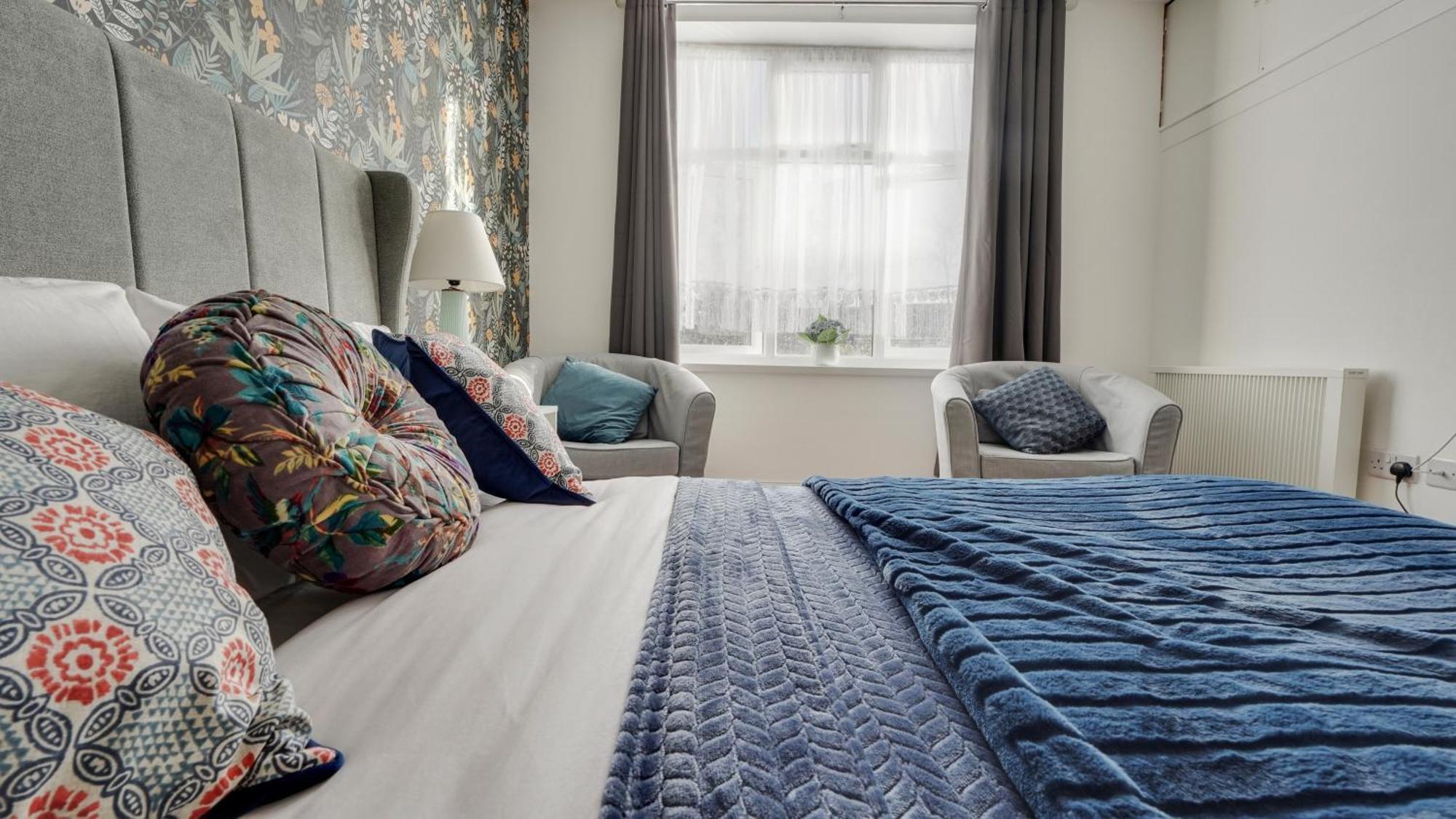 Place To Stay In Longbridge バーキング エクステリア 写真